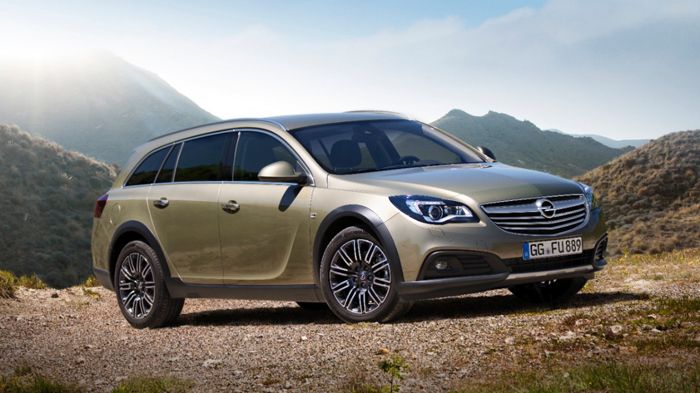 Η Το Country Insignia Tourer θα έχει μερικά χαρακτηριστικά crossover, όπως υψηλότερη απόσταση από το έδαφος (20 χλστ.), φαρδύτερα ελαστικά και προστατ